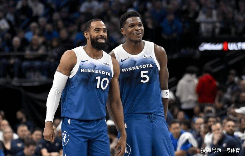 森林狼新秀表现出色,球队称霸西区 森林狼新秀表现出色,球队称霸西区